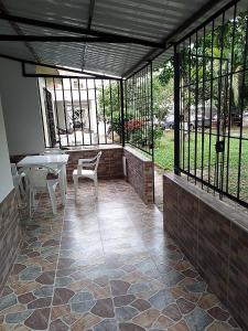 BONITA Y CÓMODA CASA DE 3 HABITACIONES EN cONJUNTO