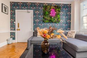 Charles Street Retreat l Blissful Stay for Unforgettable Memories