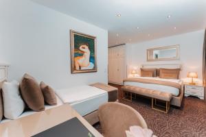 Superior Triple Room room in Hotel Unique Dortmund Hauptbahnhof