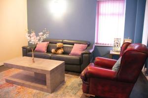 Simlar Luxury Stay, Parking, Wi-Fi, Basketball Court