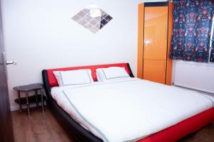 Simlar Luxury Stay, Parking, Wi-Fi, Basketball Court