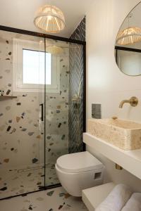 Rooftops of Athens - Areos Studio Jacuzzi & View