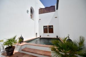 ApartaSuites Alberca Deluxe