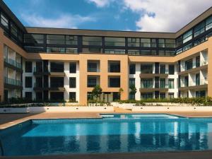 HB Furnished Luxurious Apartment