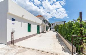 Stunning Apartment In Kastel Stari