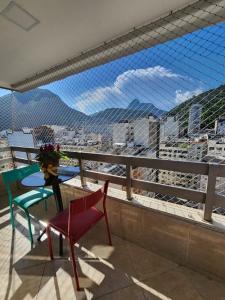 Flat - Melhor localização em Copacabana com vista para o Cristo e Estacionamento