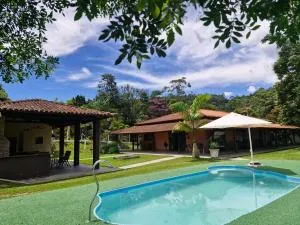 Chácara Bons Companheiros - نازاريه باوليستا