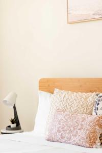 Quaint Double Room - Convenient Spot in Bexley - Shared Bathroom