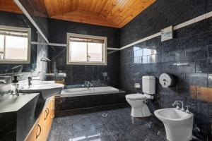 Quaint Double Room - Convenient Spot in Bexley - Shared Bathroom