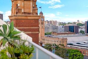 Central 4BR Duplex Apt with Terrace in Ultimo
