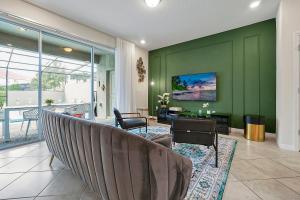 7435 OAKMOSS LOOP DAVENPORT 5BED