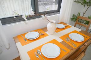 B2 Airport Adjacent Home - New Amenities & Fast Wi-Fi