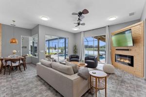 826 GOLF COURSE PARKWAY DAVENPORT 4BED