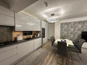 Kensington Apartment