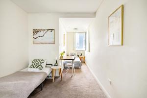 Bright & Spacious Apartment with Private Balcony