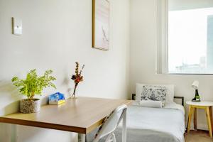 Bright & Spacious Apartment with Private Balcony