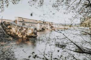 Simplistic Luxury Cottage, Ross