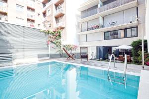 Three-Bedroom Apartment room in My Space Barcelona Private Pool Garden