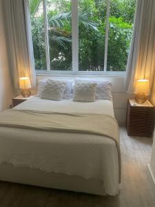 New, quiet, right near BEACH, SUBWAY and LAGOA!