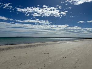 Cozy Home - 5 minute walk to Island Beach Kangaroo Island