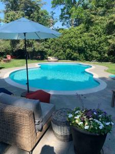 The Historic Jesse Buel Farmhouse w Heated Pool