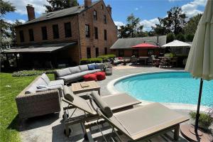 The Historic Jesse Buel Farmhouse w Heated Pool