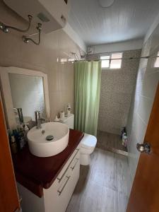 Hermosa Casa y barbacoa en Balneario Solís con gran parque, a una cuadra de el mar