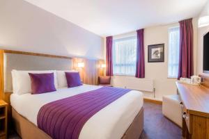 Double Room - Non Smoking room in Quality Hotel Hampstead