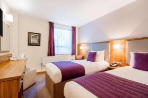 Twin Room - Non Smoking room in Quality Hotel Hampstead