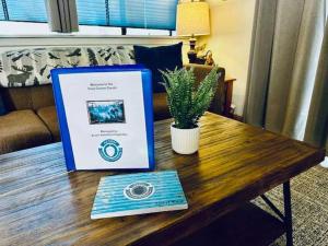 Inside Yosemite Park-Cozy Corner Unit-Sleeps 2