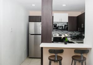 The Soul of Kingston Chic 2BR Condo with Pool and GYM