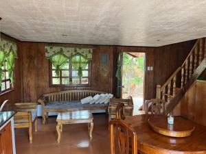 SiQUIJOR SEA SHORE HOUSE