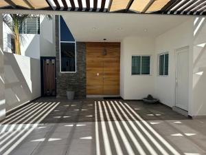 Casa con alberca propia en fraccionamiento coronado