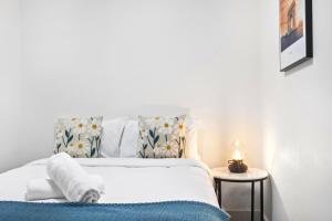 Waterview 1bedroom Plus Study Room at Wentworth Point