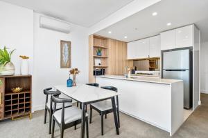 Waterview 1bedroom Plus Study Room at Wentworth Point