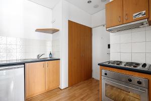 Australia Day in CBD - Walk to Fireworks & Quay