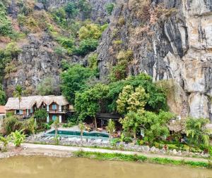 Tam Coc Golden Fields