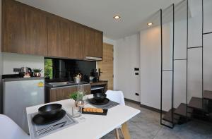 Duplex Condo pool access