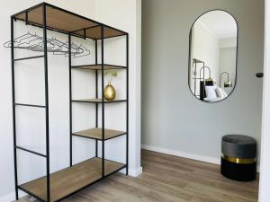 Hidden Gem Suite w Kitchen