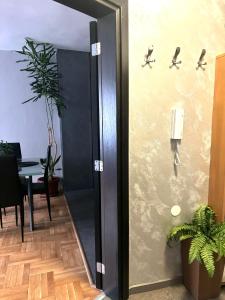 Апартамент 8