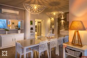 Villa Punta Vista by Abahana Villas