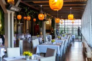 阿莱西亚餐厅酒店 - Livezeni