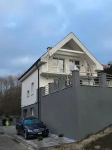 Dom pri jazere - 斯提亚夫尼茲科巴內