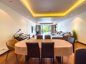 Charming 3-bdr apartment with pool