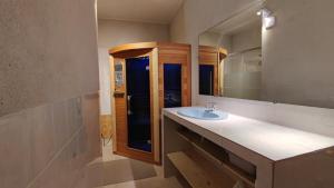 Chalets Chalet Mounette Ski Sauna Lac Embrun : photos des chambres