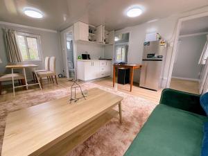 AAK cabin - standalone riverfront cabin