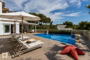 Villa Aldaba by Abahana Villas