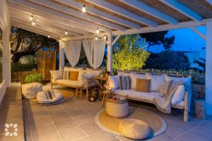 Villa Aldaba by Abahana Villas