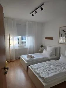 Unterkunft mit Einzel- und Doppelzimmer I 3min CityHospital I Monteure I Smart TV I Einzelbetten I Küche I Gemeinschaftsraum I Wasch I P - Lünne