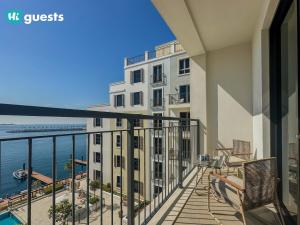 HiGuests - Elegant 1BR Retreat with Sea View in La Rive